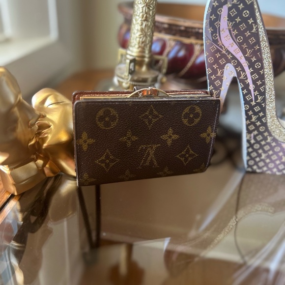 Louis Vuitton Monogram Porte Kisslock Bifold Wallet - Picture 14 of 15